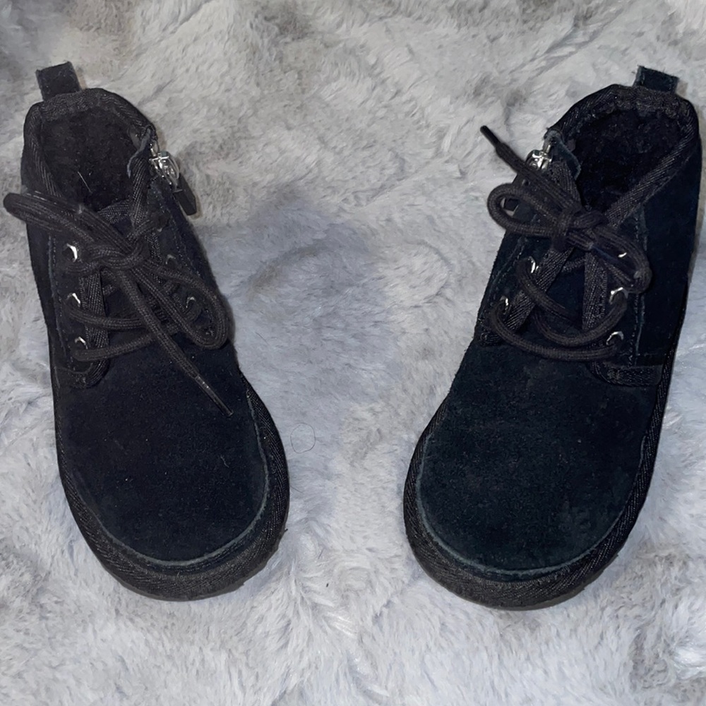 Black Ugg boots unisex